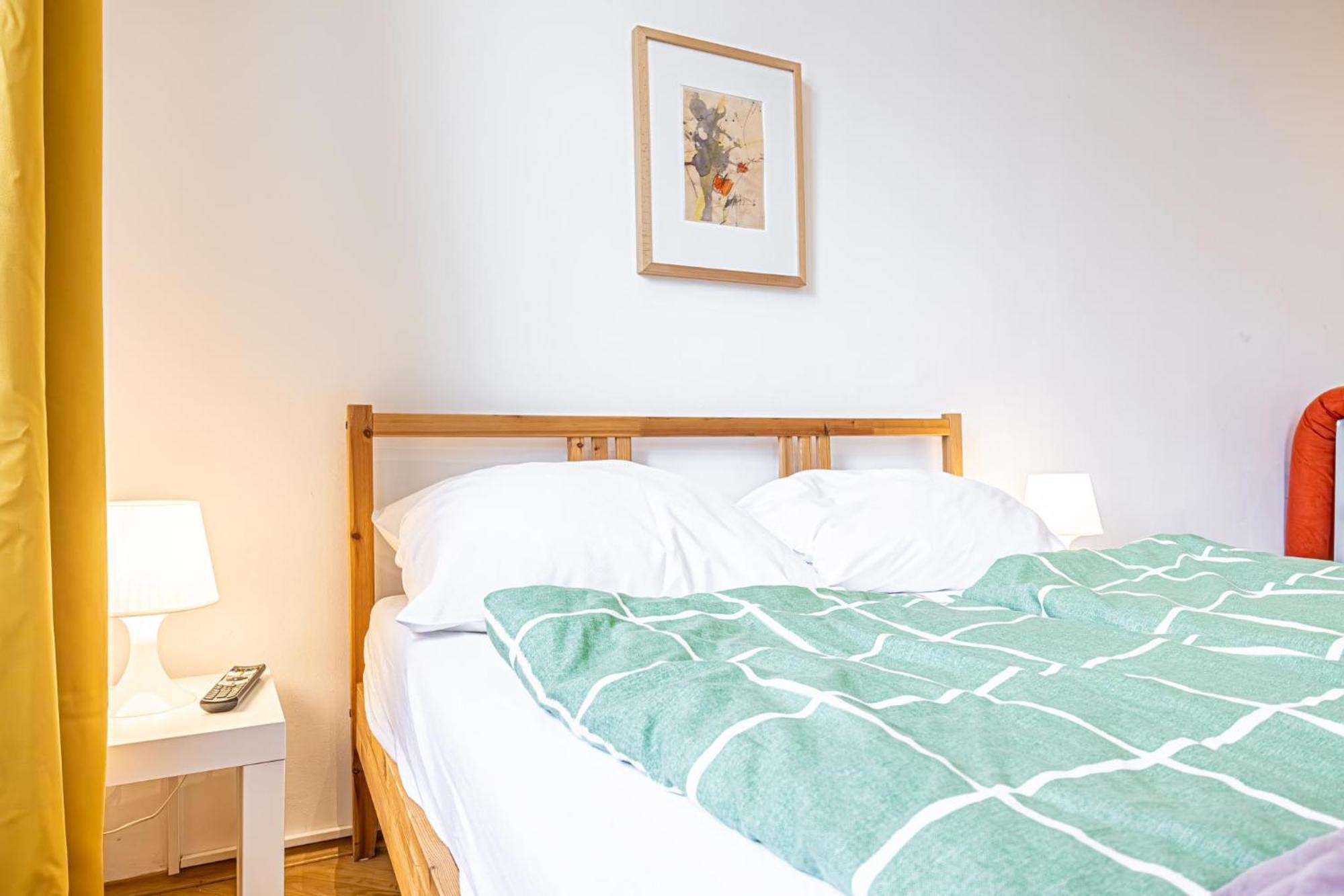 Apartment Near Danube & Millenium Tower - Massive Shared 4br Wien