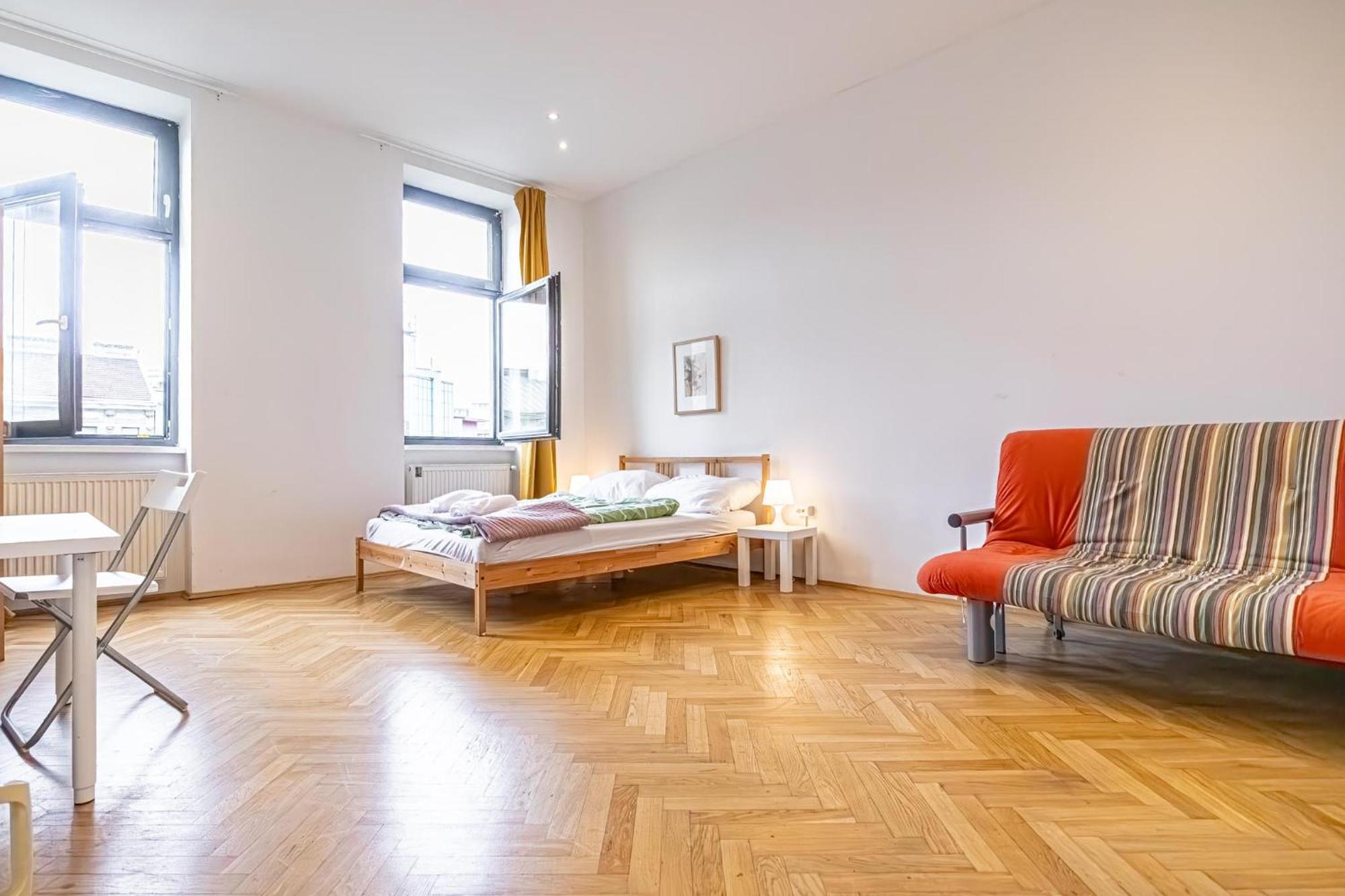 Apartment Near Danube & Millenium Tower - Massive Shared 4br Wien