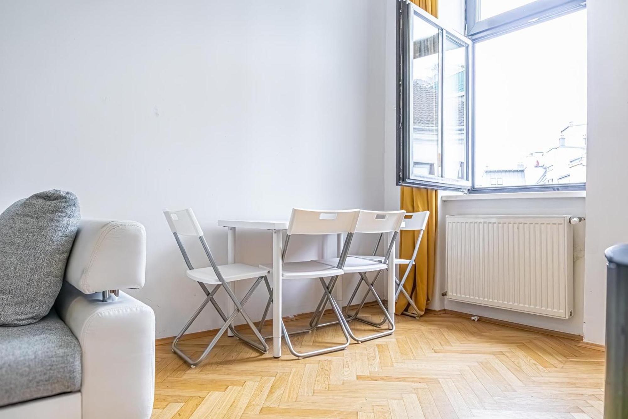 Near Danube & Millenium Tower - Massive Shared 4br Apartment Wien