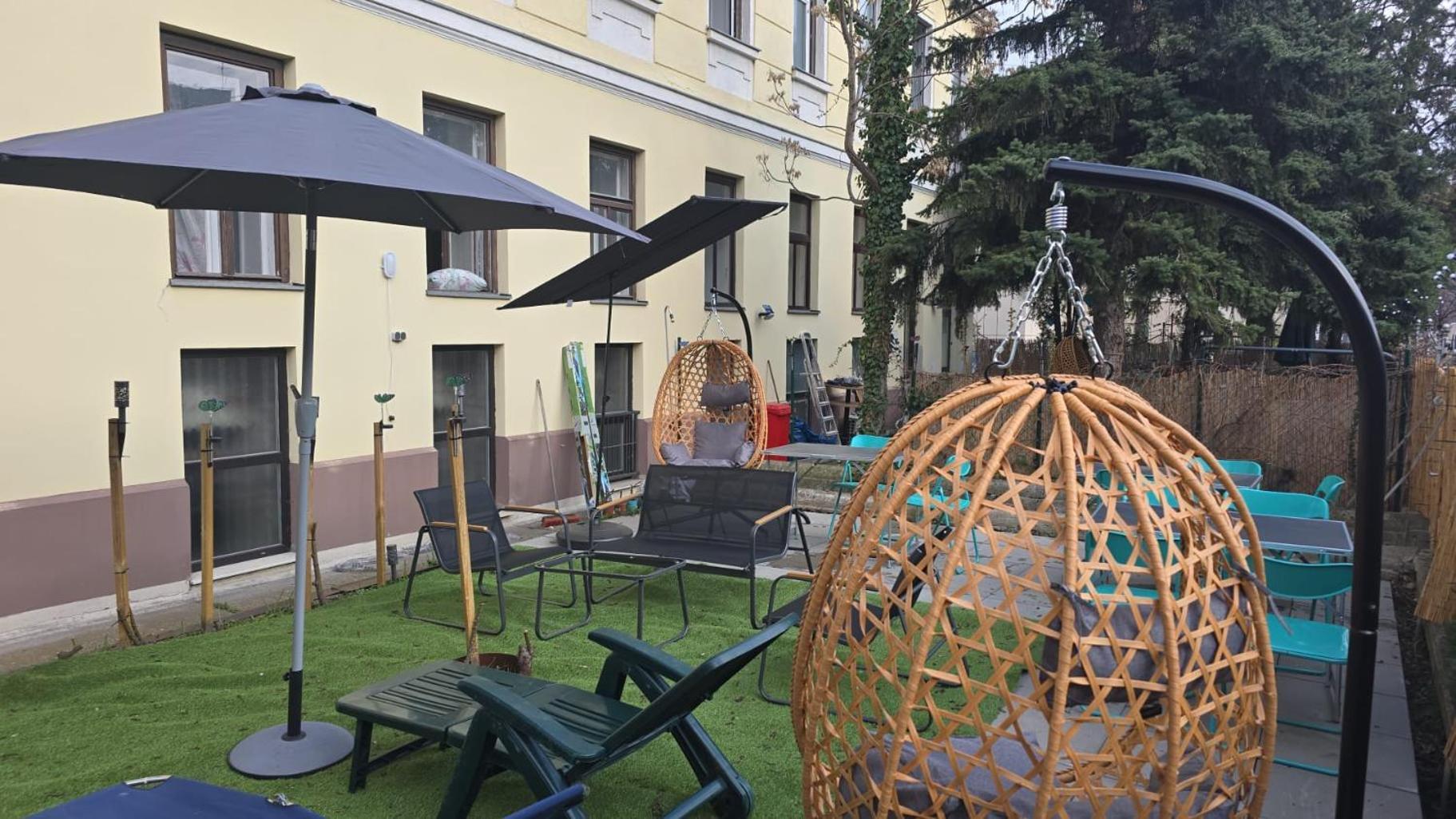 Apartment Near Danube & Millenium Tower - Massive Shared 4br Wien
